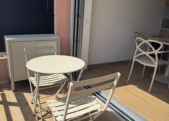 Tropez Centre * 쎙뜨호뻬